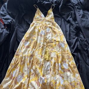 Abercrombie & Fitch Wonens Mustard Floral Smocked Maxi Dress